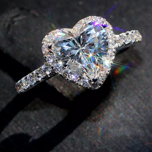 Silver halo heart rhinestone ring - Picture 2 of 7